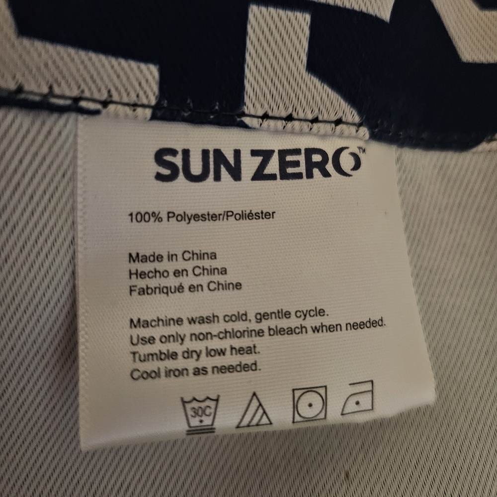3 Sun Zero Blackout Grommet Curtain Panel 40" x 84" Blue/white - Picture 6 of 6
